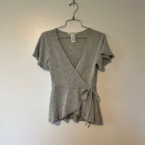 3/$25 Caution to the Wind Grey Stripe Blouse sz S